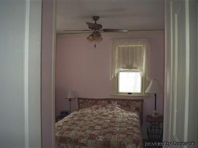Lamp Post Inn And Gallery McGregor Room photo